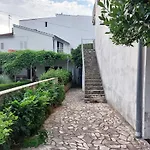 Cosy With Terrace For 2 Guests And Pets In The Center Of Vodice