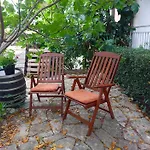 Cosy With Terrace For 2 Guests And Pets In The Center Of Vodice