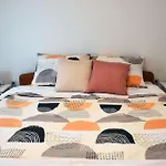 Cosy With Terrace For 2 Guests And Pets In The Center Of Apartamento *