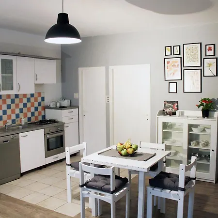 Cosy With Terrace For 2 Guests And Pets In The Center Of 公寓 沃迪切