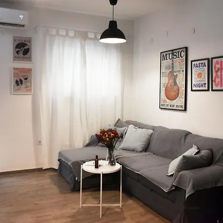 Cosy With Terrace For 2 Guests And Pets In The Center Of Apartamento Vodice